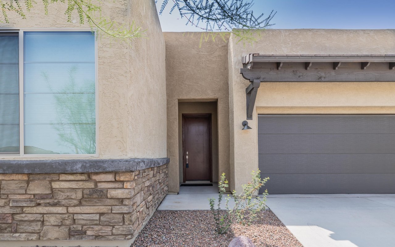 240 E Ancient Pueblo Ln