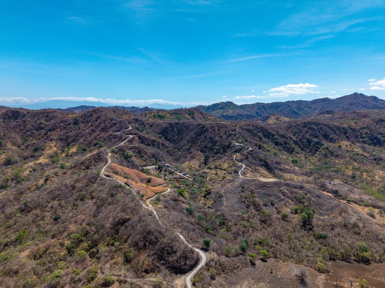 Finca Las Ventanas | Expansive Mountain View Estate Near Potrero