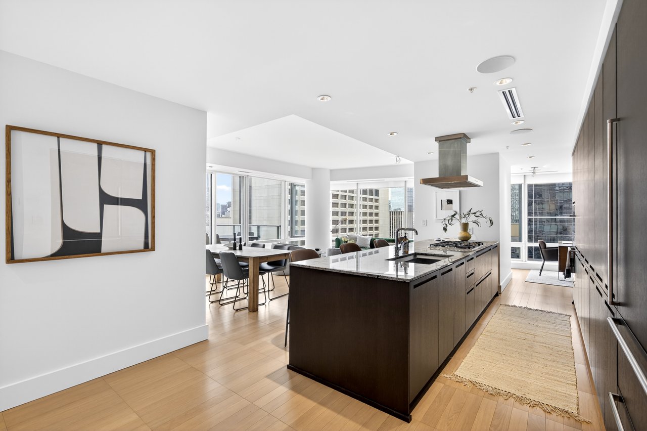 Suite 2806- 180 University Avenue