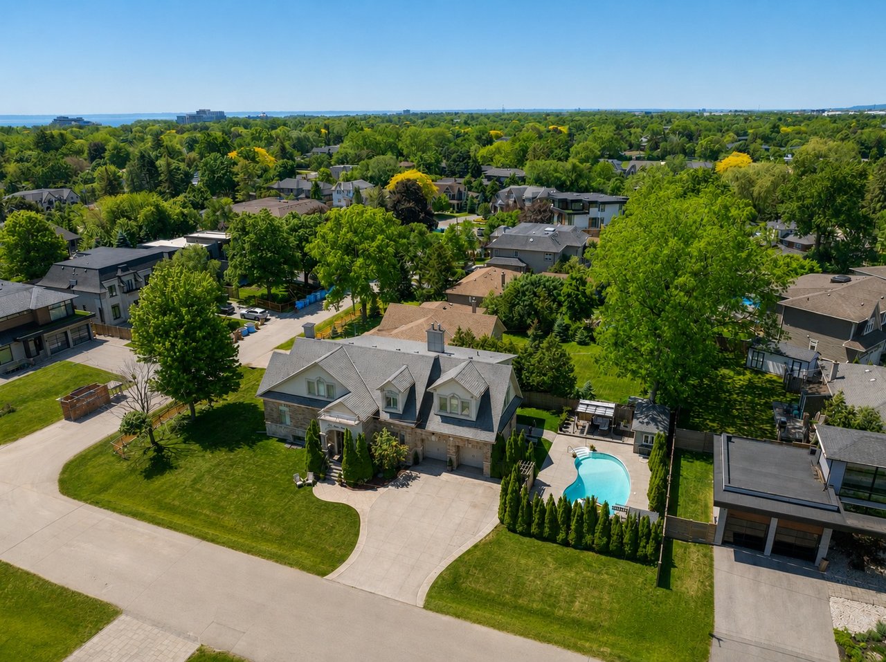 390 Seaton Drive, Oakville