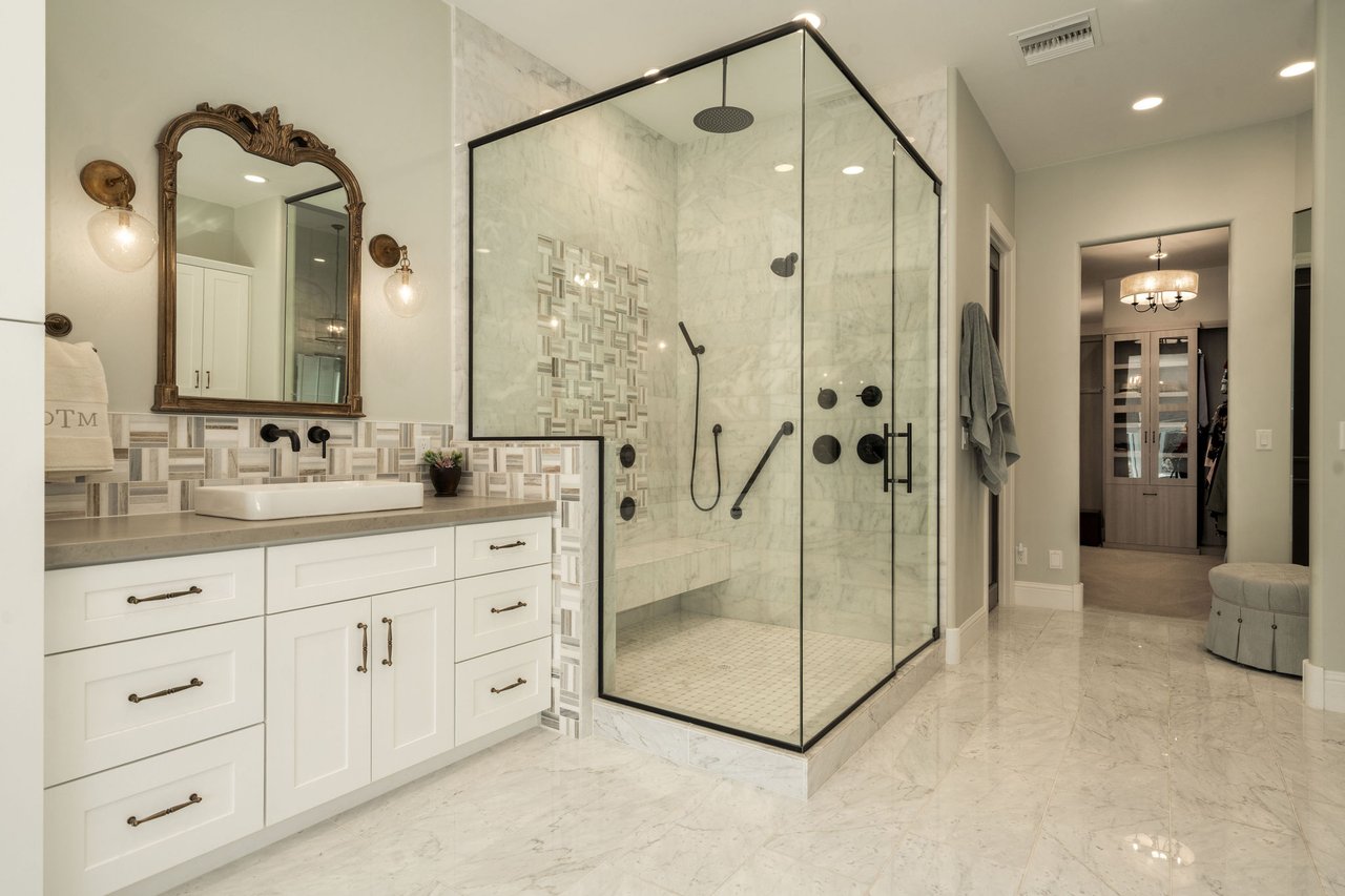 7115 E FOOTHILL Drive