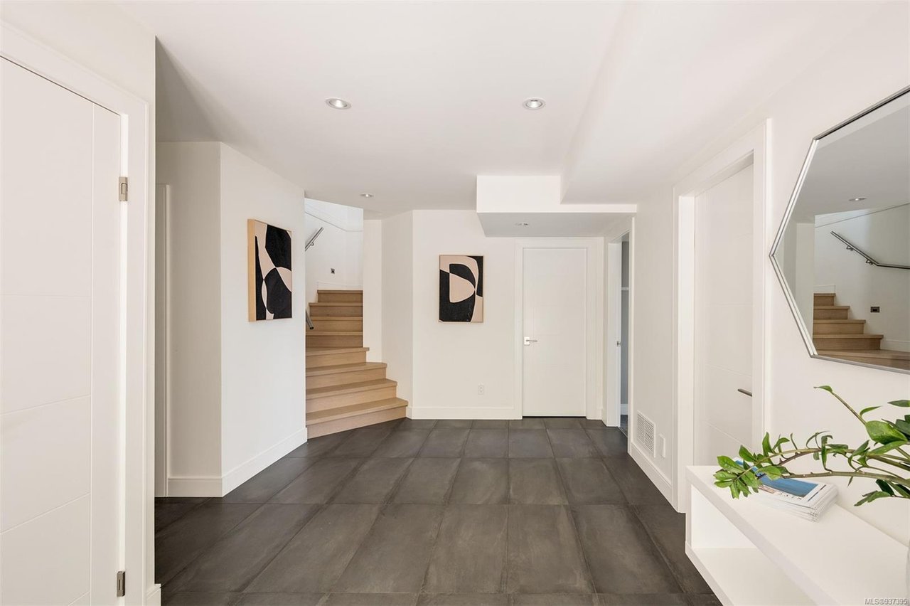 2378 Esplanade