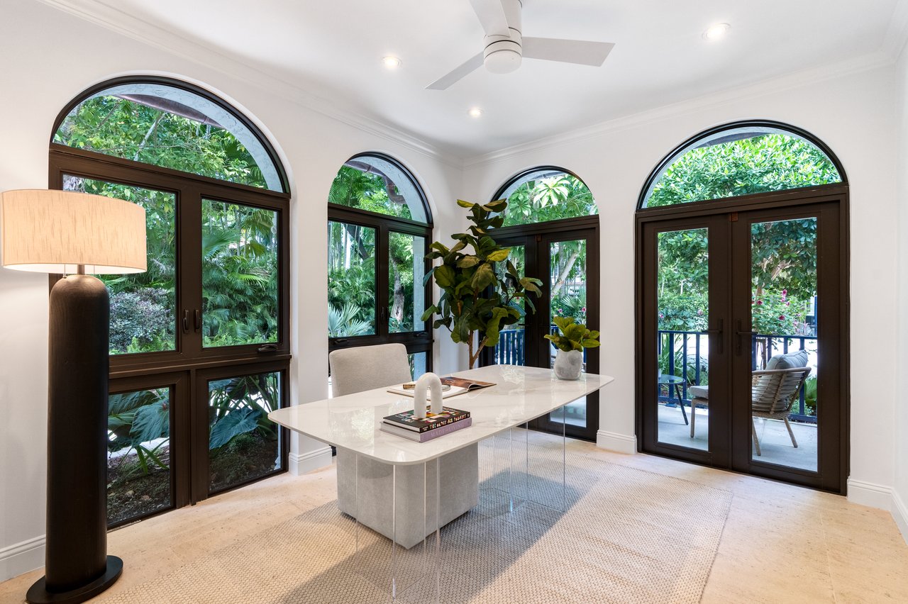 3700 Hibiscus Street "Casa Mamey"