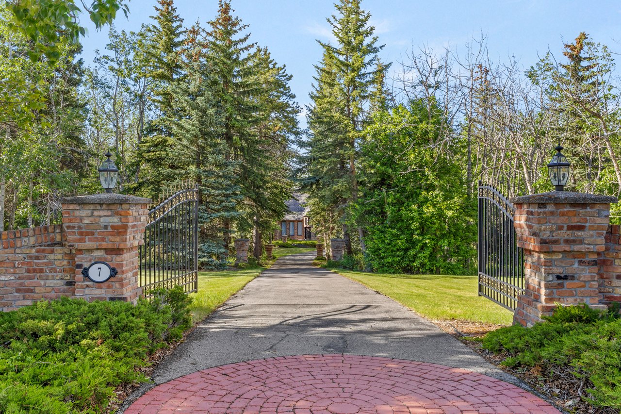 7 Biggar Heights Bay