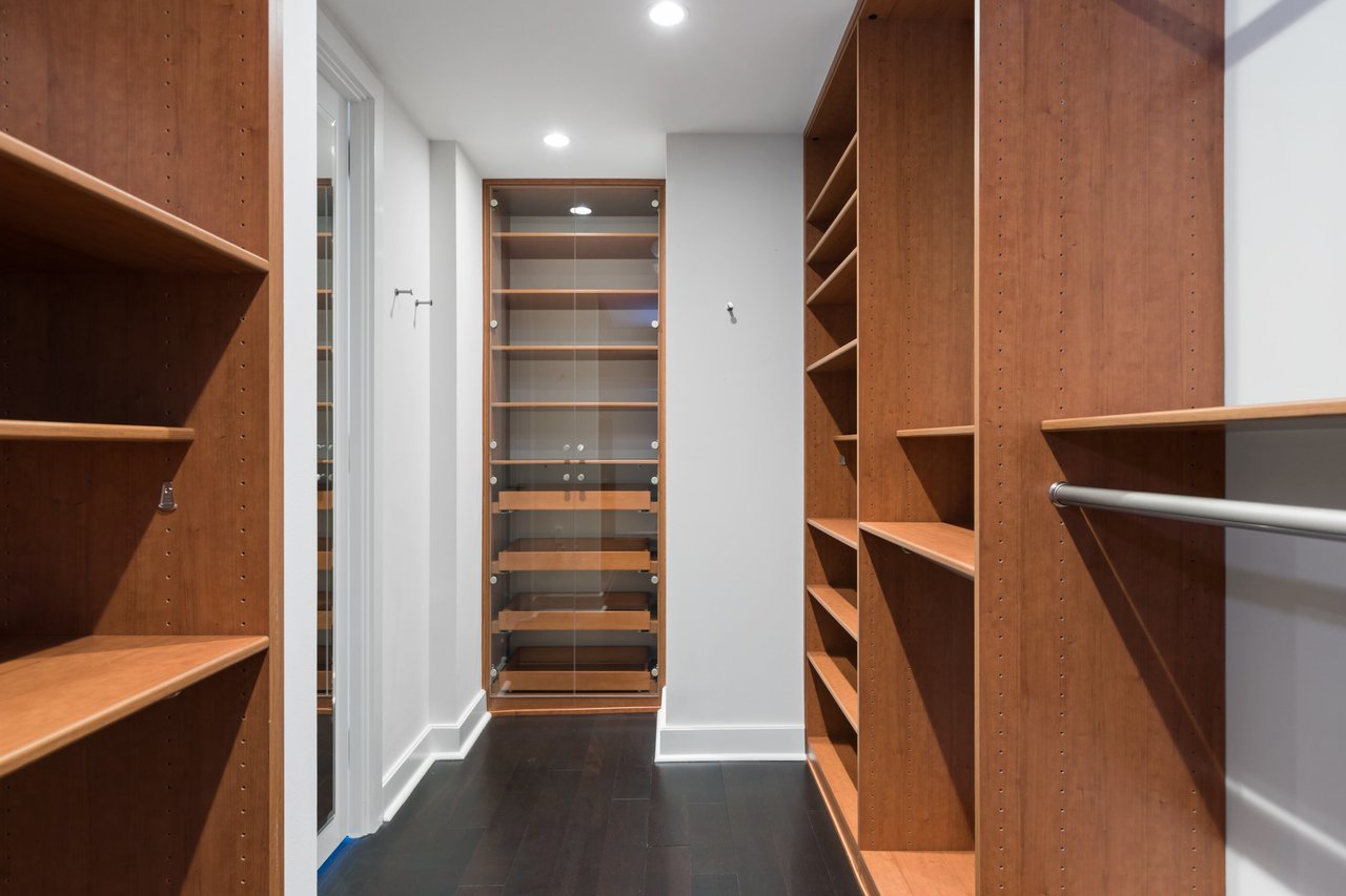 St Regis Residence 32C