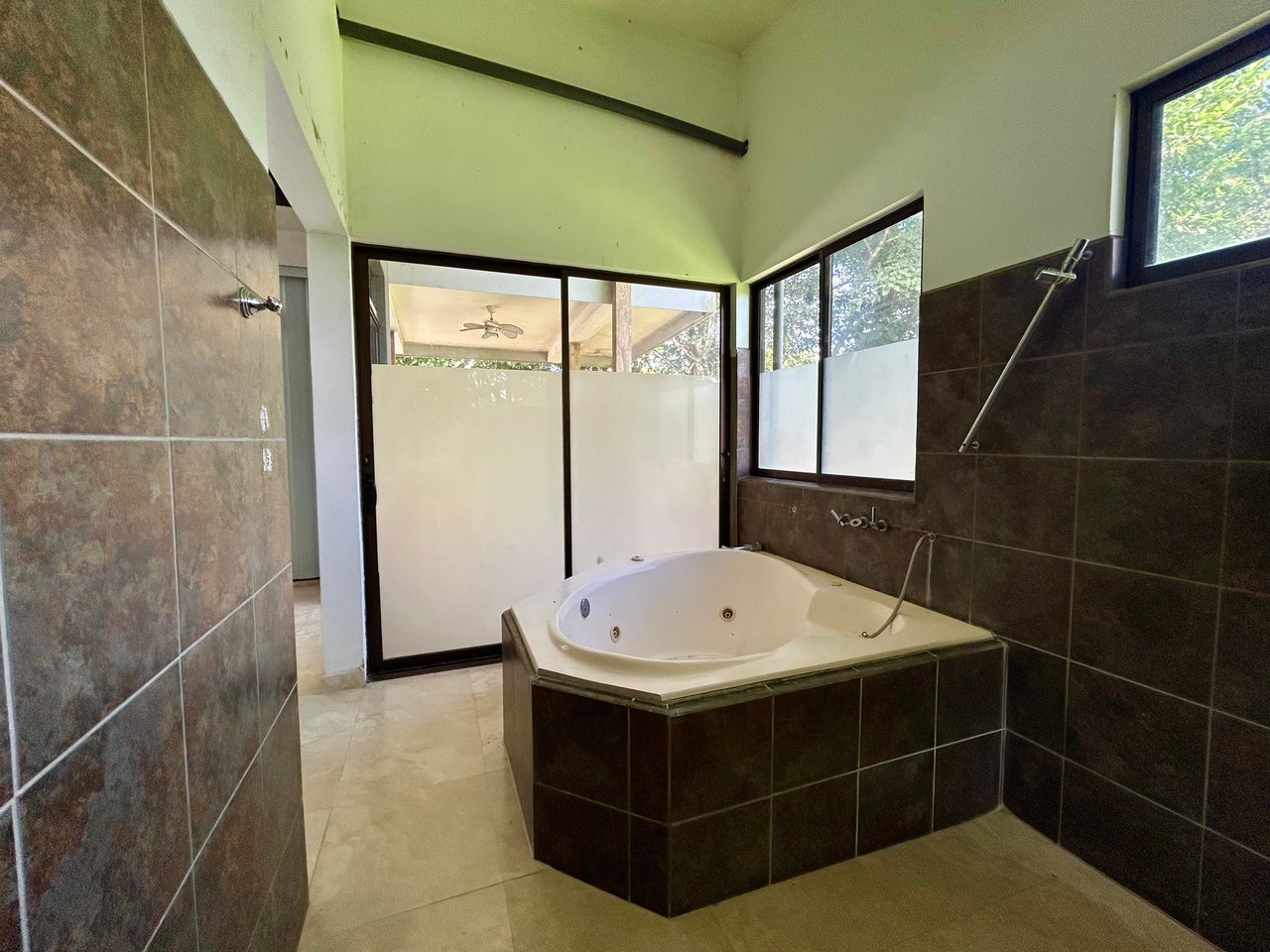 Fixer-Upper Home with an studio Office in Palmar Norte on a 4-Hectare Property