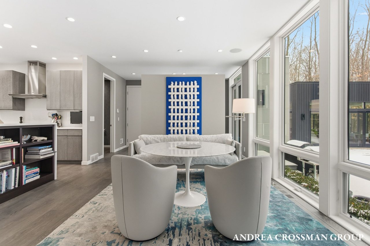 6919 Bendemeer Drive