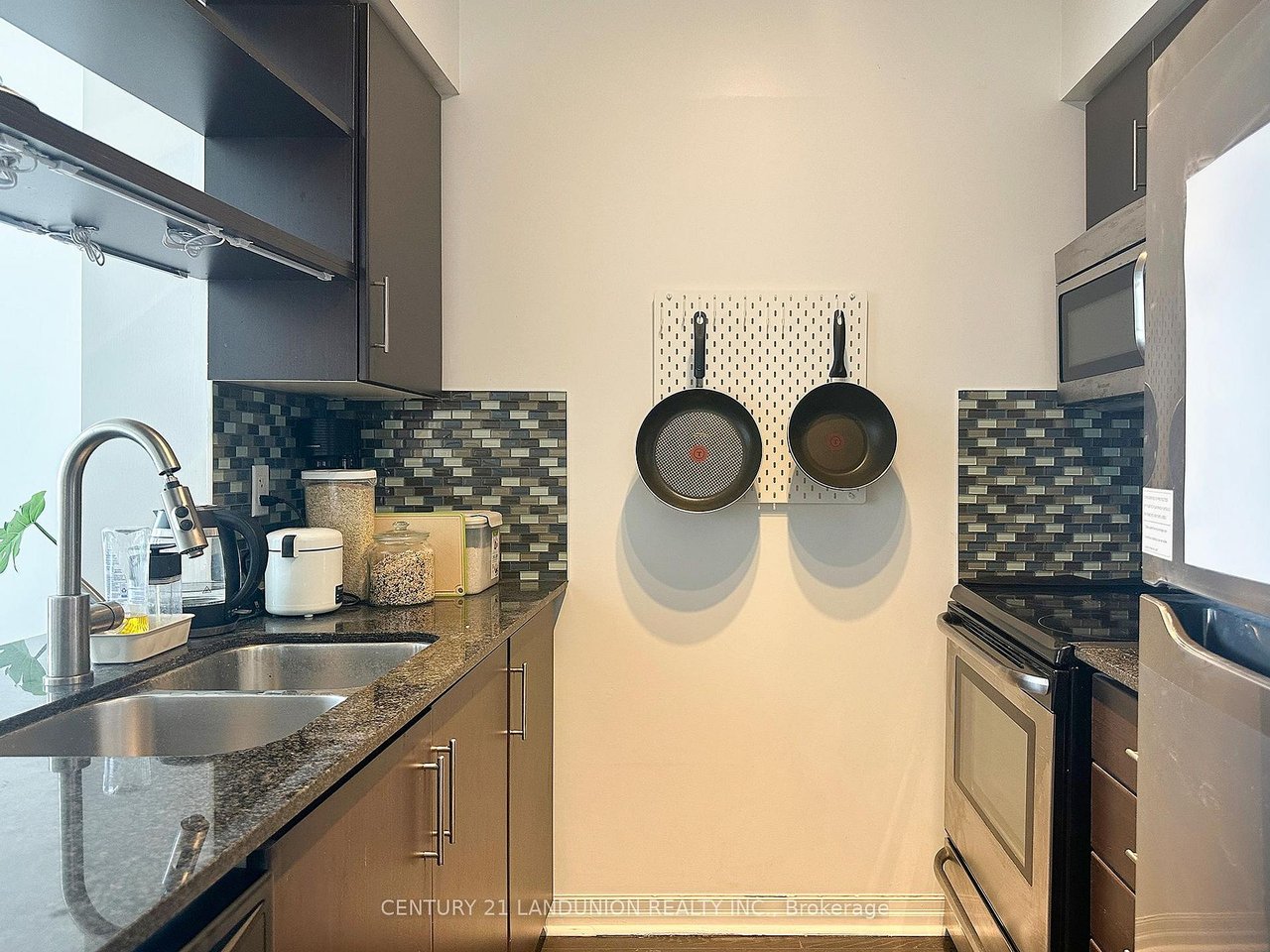 COZY PENTHOUSE LIVING