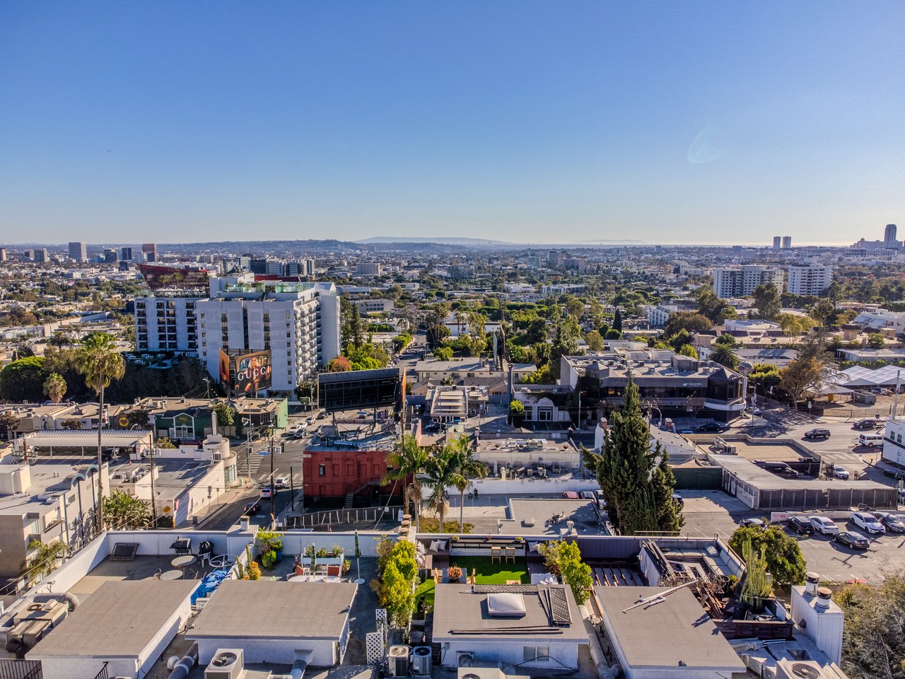 1133 N Clark St Unit: 303