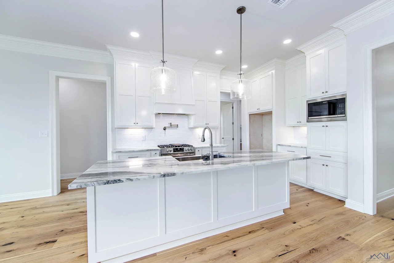 351 Ravensaide Dr