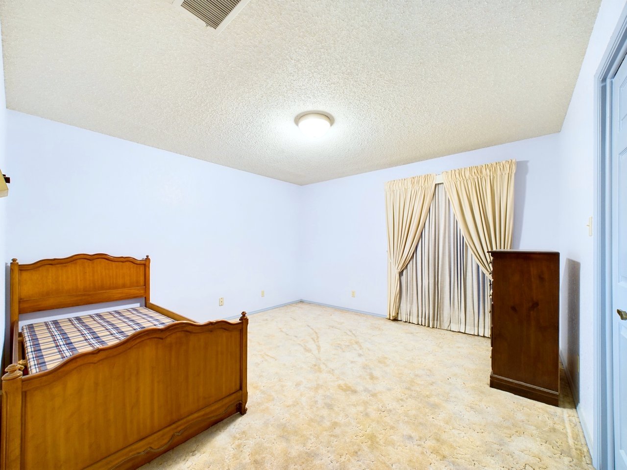18 Winding Way