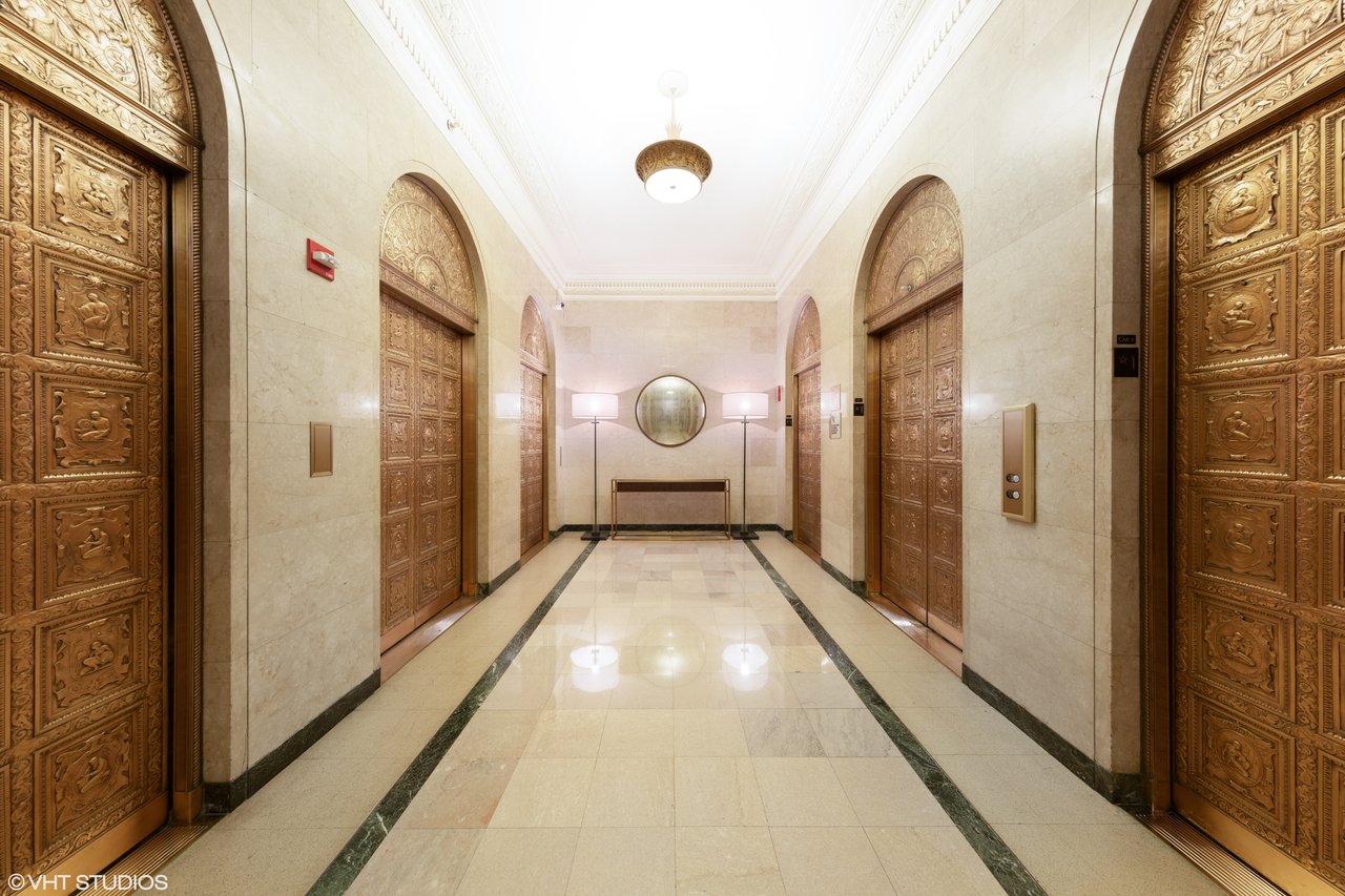 310 S Michigan Ave Unit 202