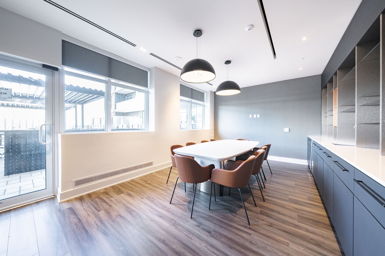 30 Upper Mall Way, A2205