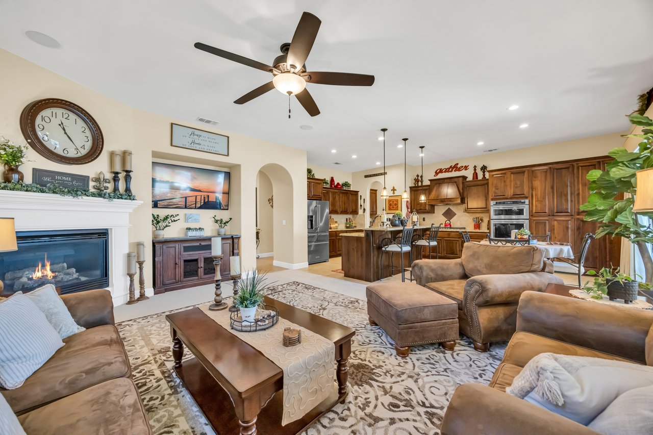 4040 Borderlands Dr