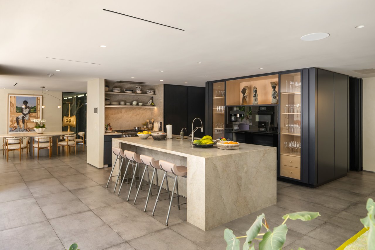 1087 Moraga Dr, Bel Air