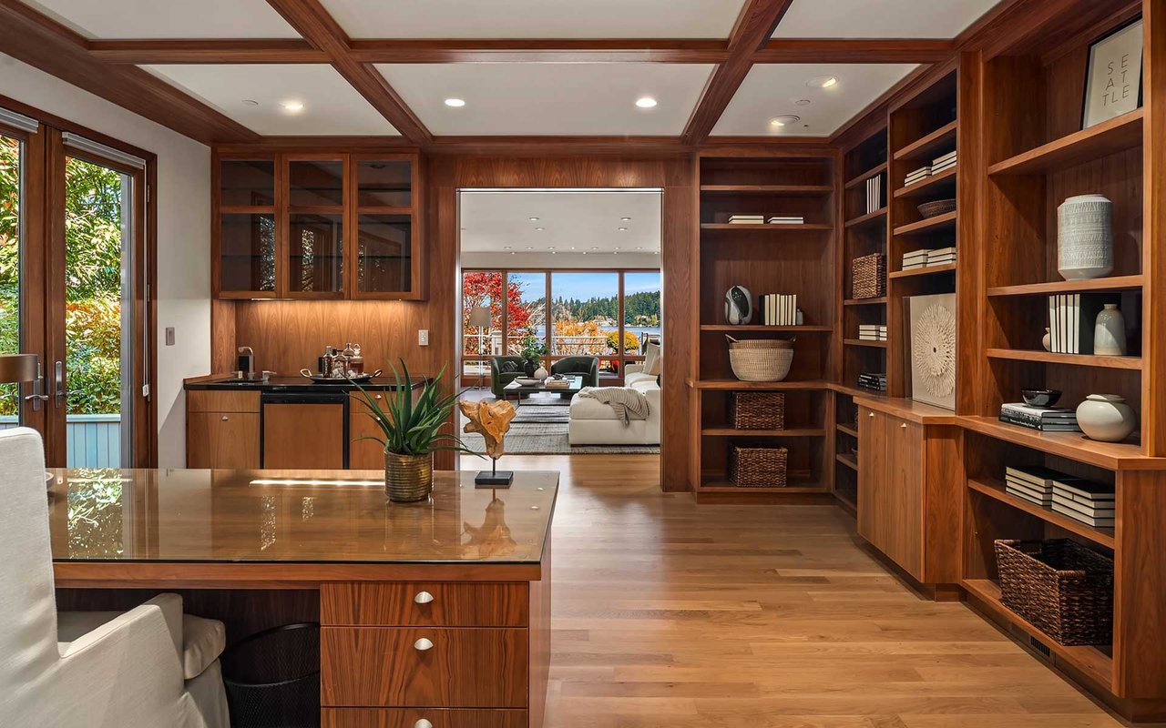 Northwest Contemporary Style on Mercer Island’s Cherished North End