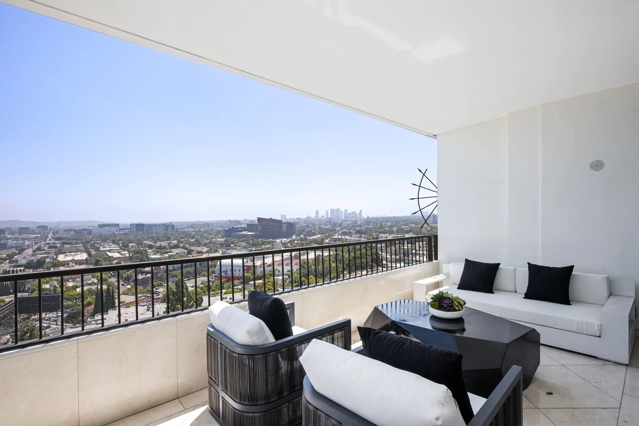 1100 Alta Loma Rd Apt 1405