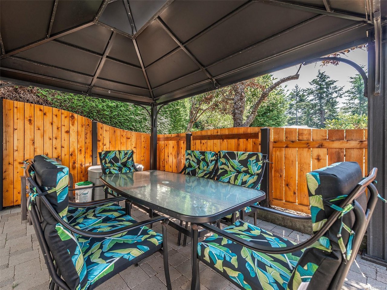 1238 Garry Oak Pl