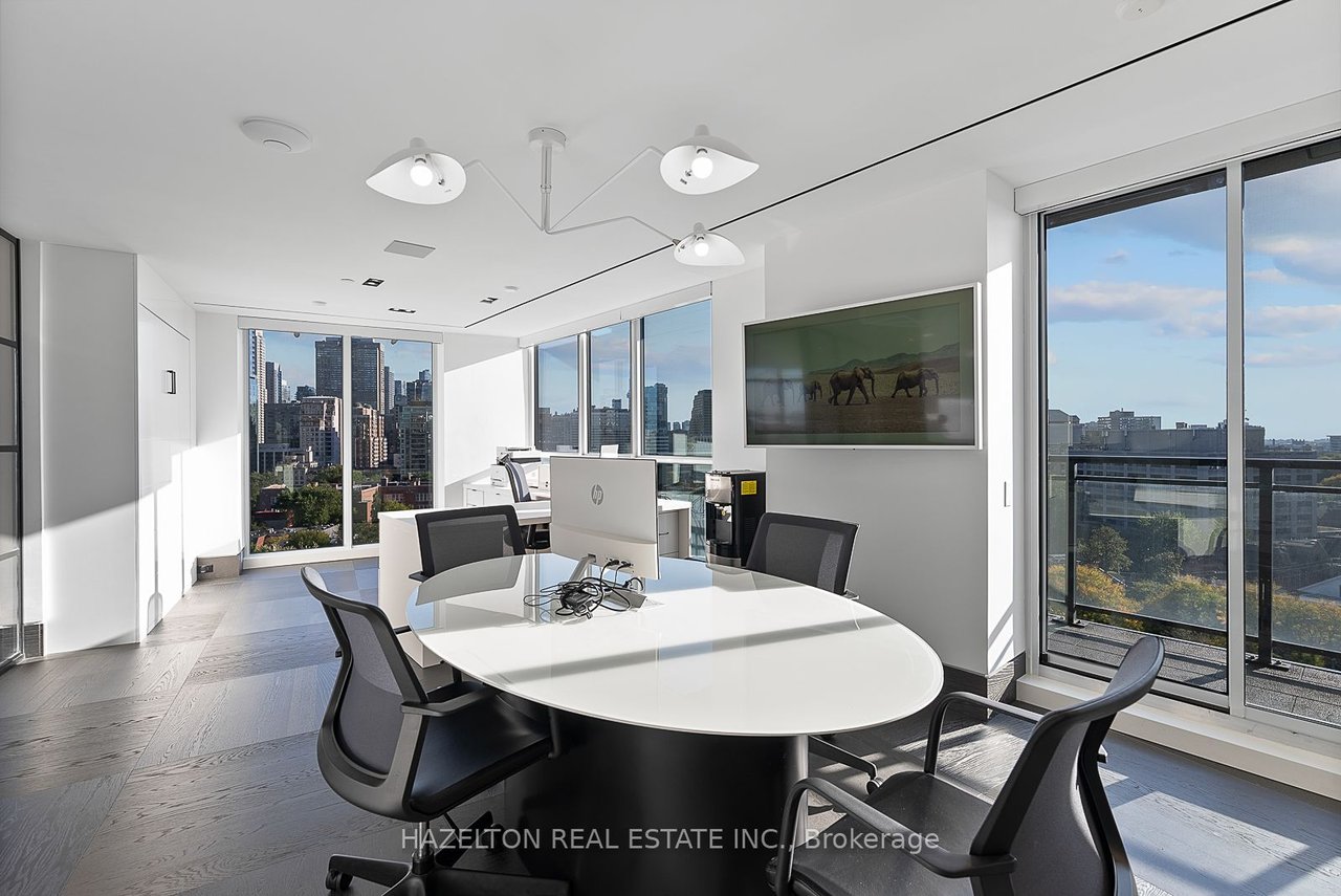 YORKVILLE'S PINACLE OF LUXURY PENTHOUSE
