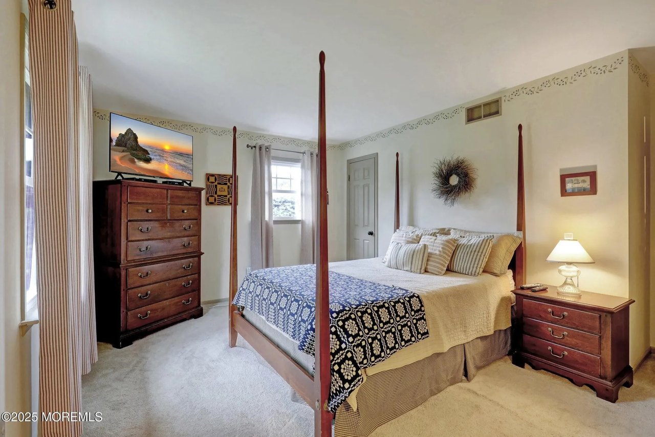 3245 Rambling Hill Court