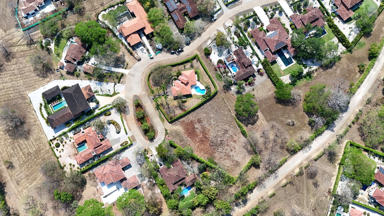 Los Almendros Lot #29 | Build-Ready 2,529m² Parcel in Hacienda Pinilla’s Premier Gated Community