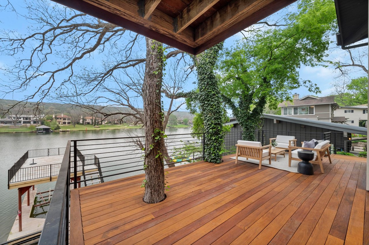 1606 Ski Slope Drive