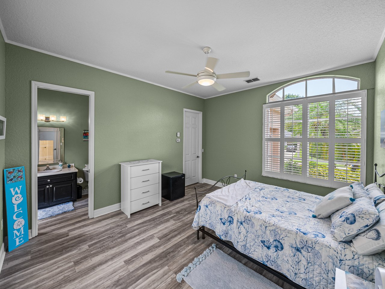 12413 WOODLANDS CIR