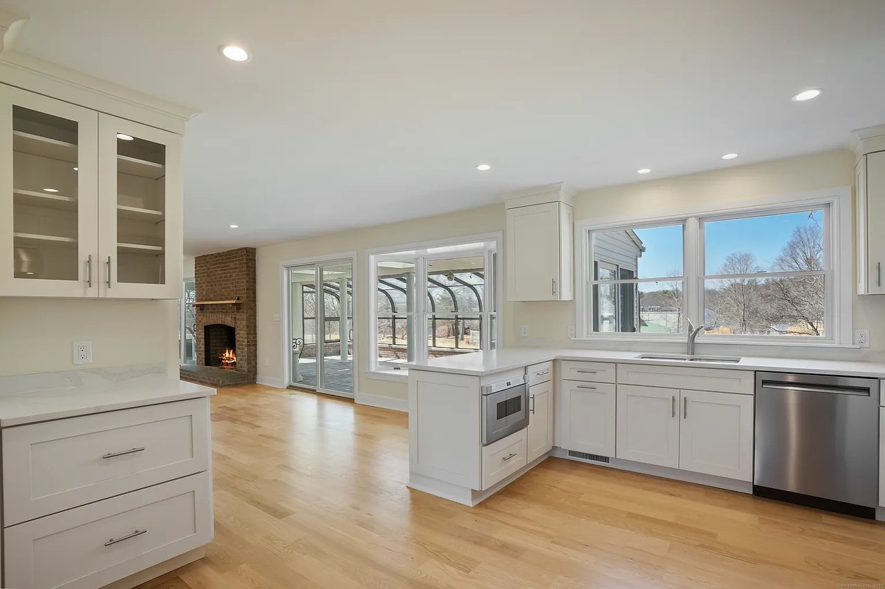 160 Old Hawleyville Rd