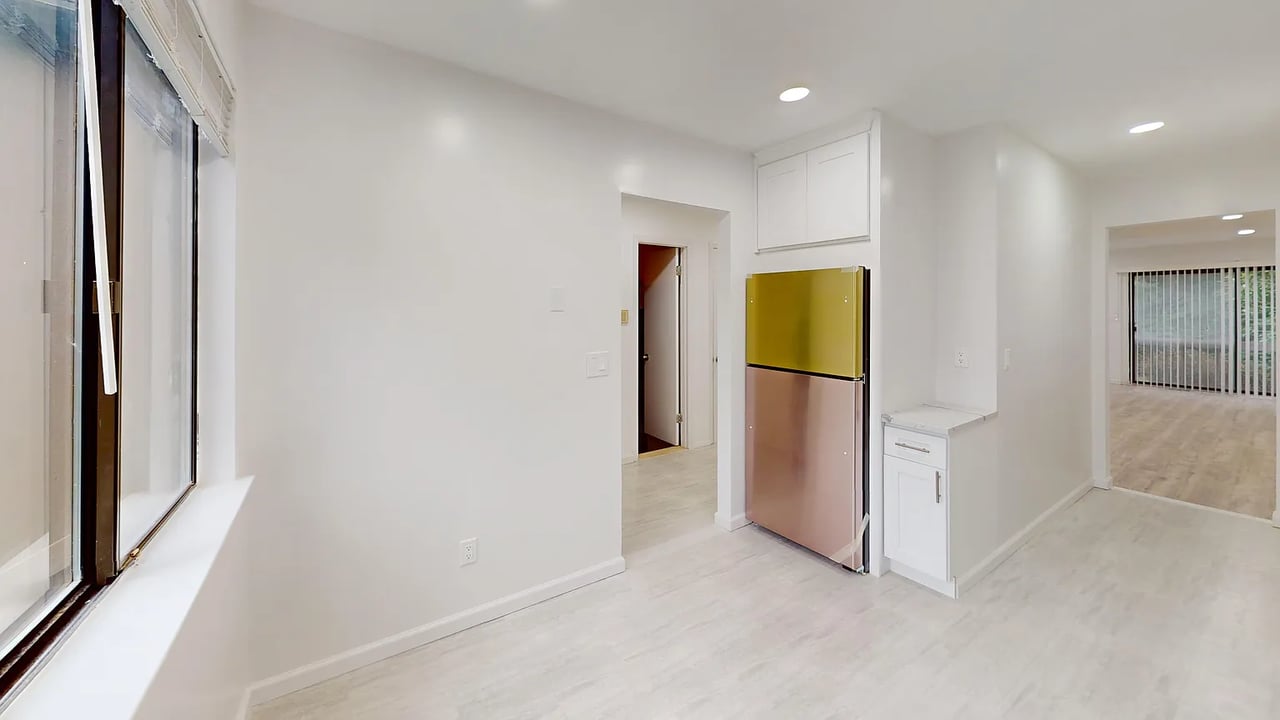 2 Rockhagen Rd