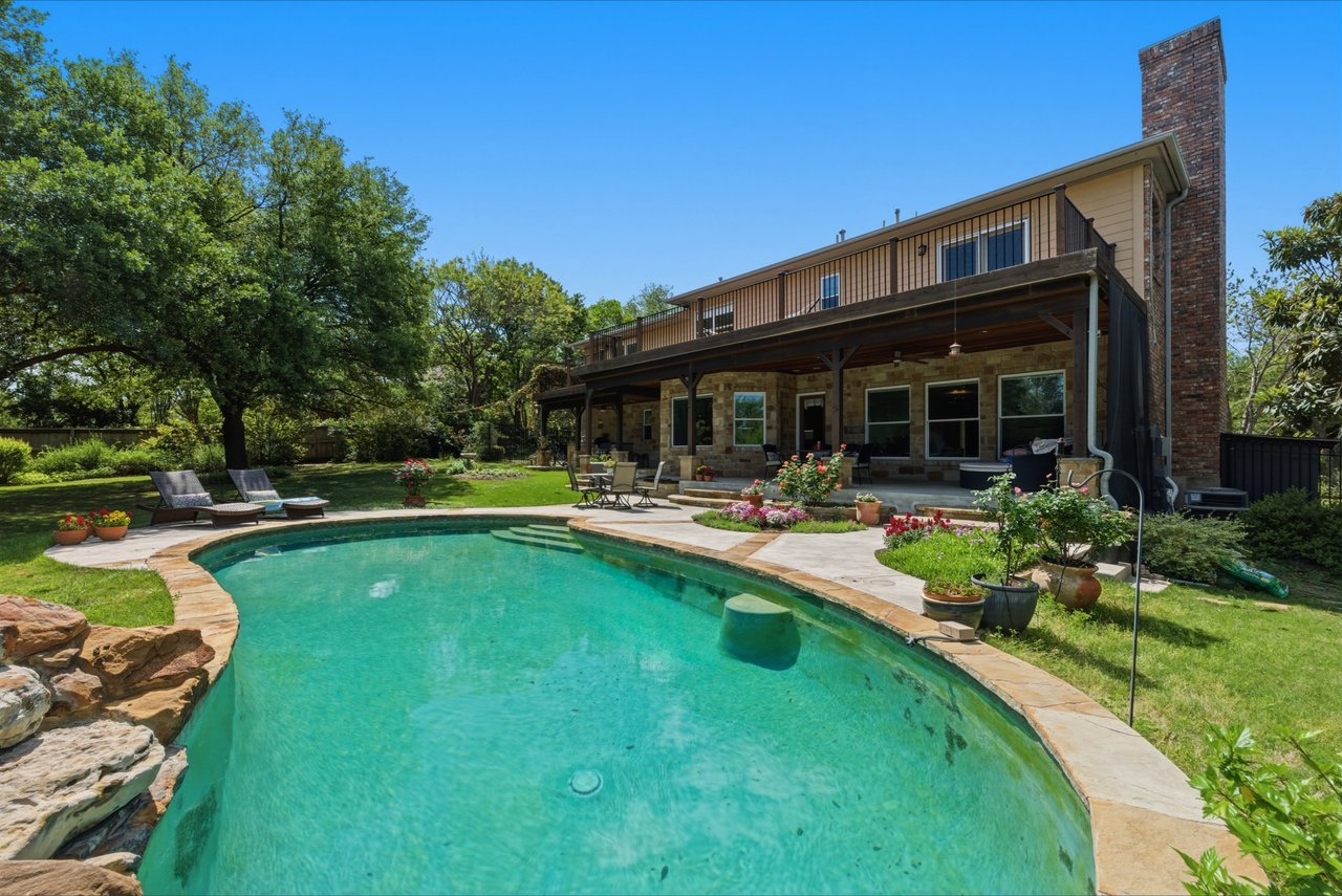 Tucked Away in West Lake Hills