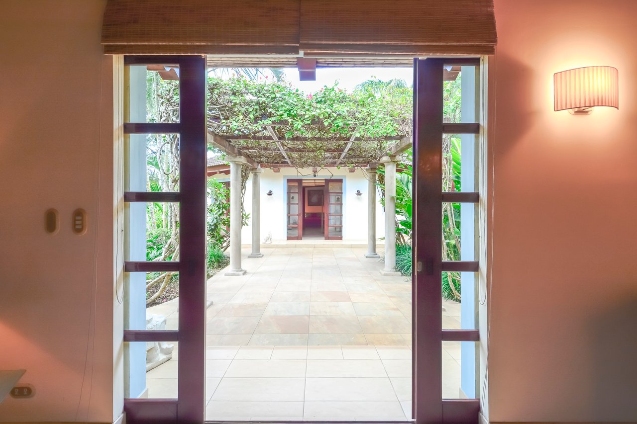 Luxuary Multi-Family Mansion