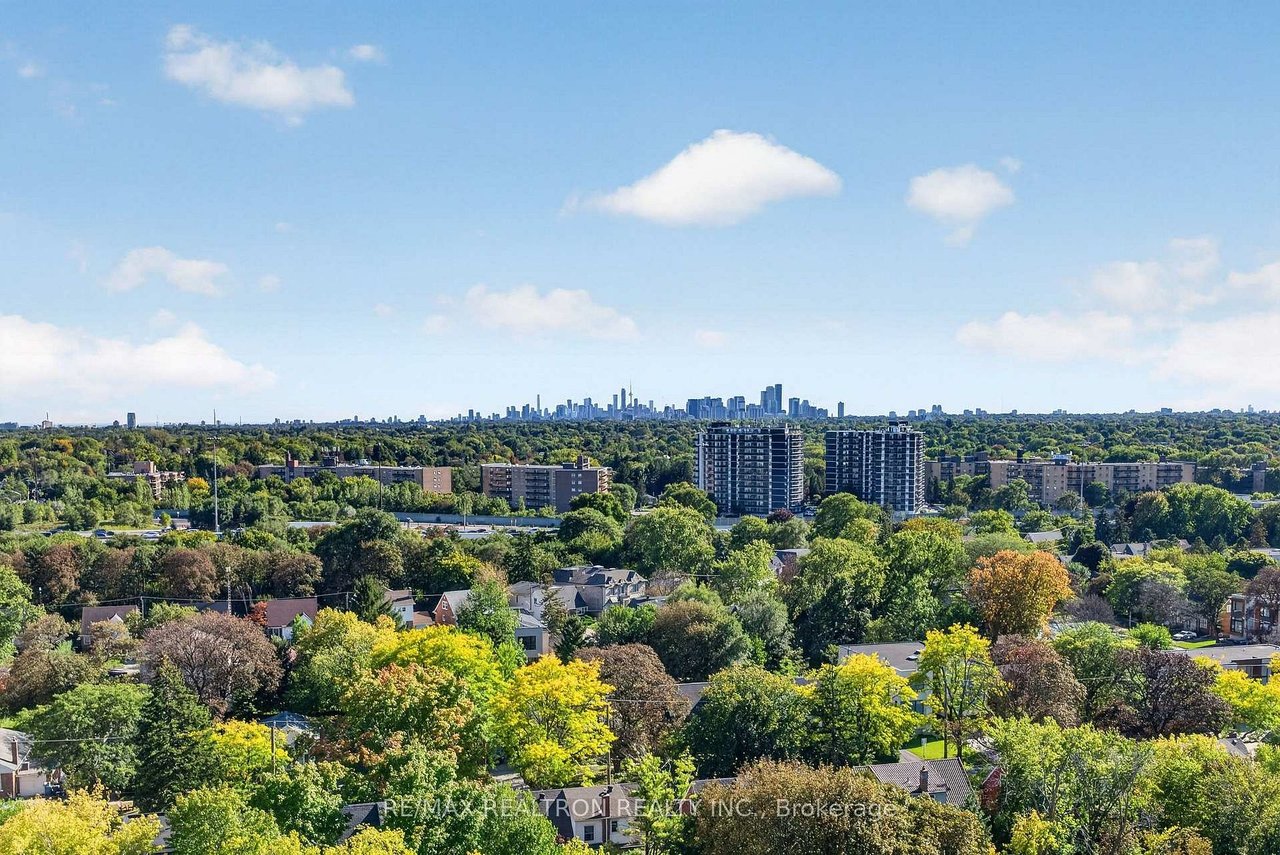 NORTH YORK LUXURY 