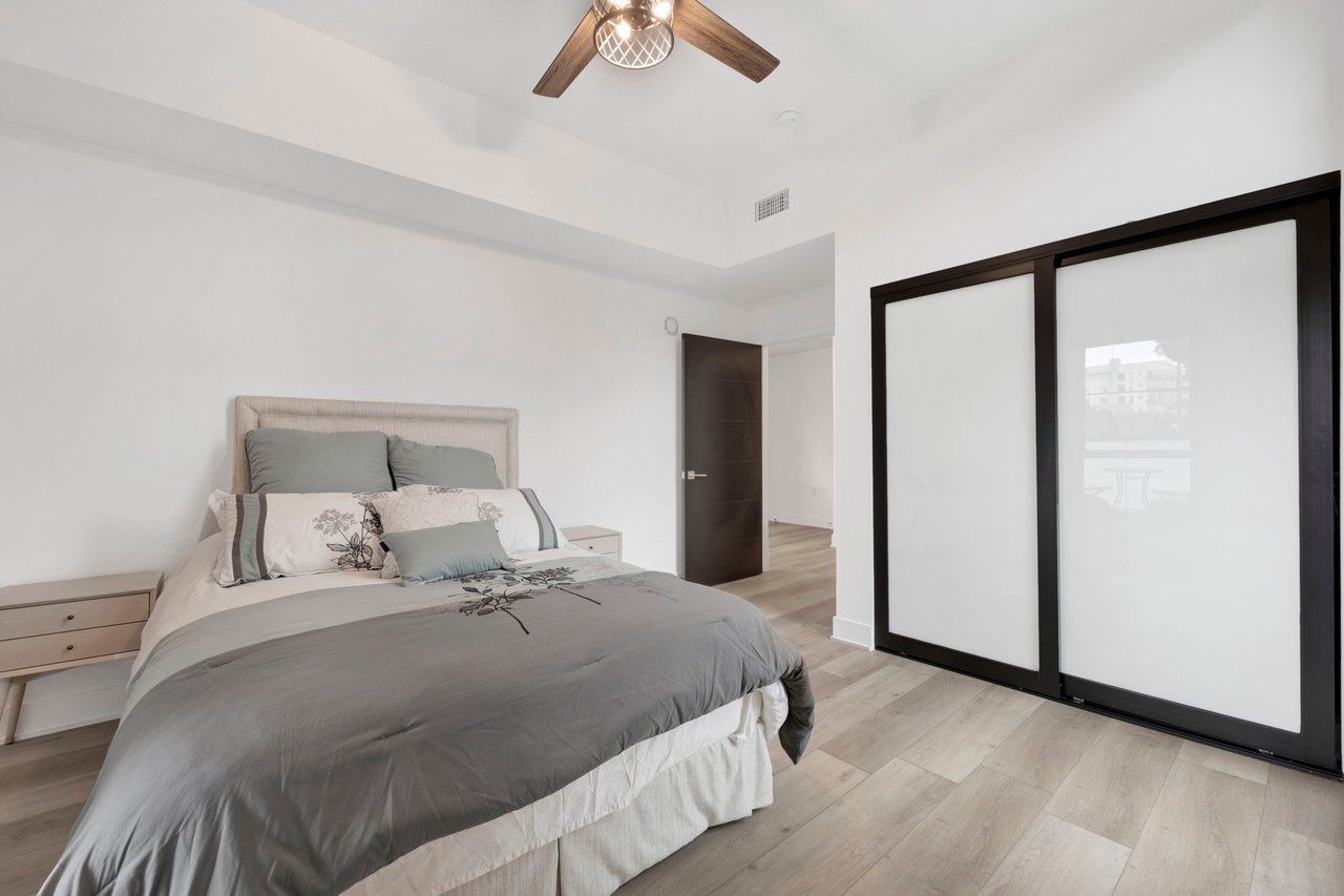 178 S Euclid Ave #301