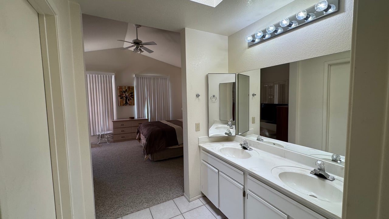 1650 Smoketree Ave S 121 (Rotary Beach/Park)