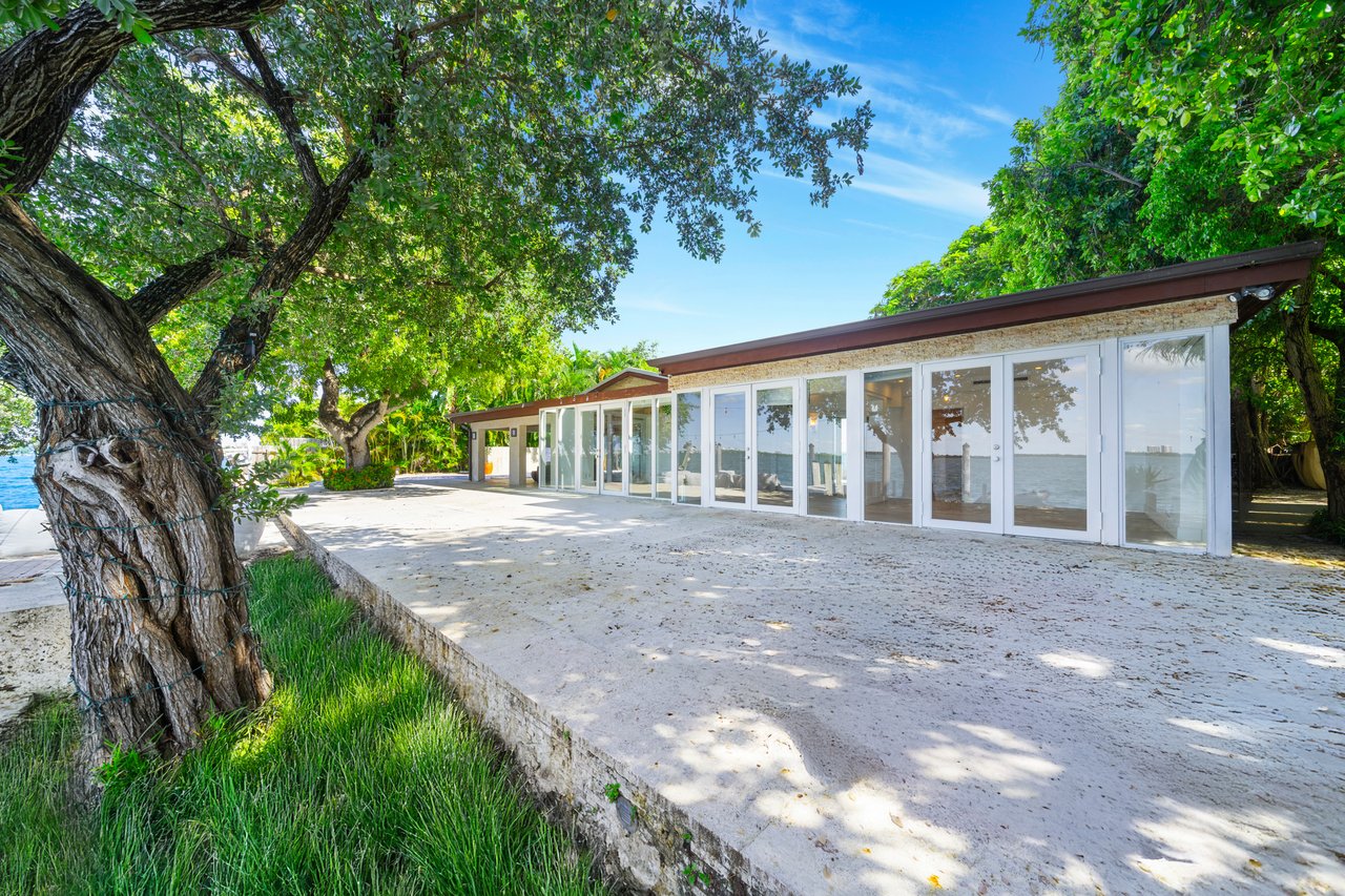 444 W Rivo Alto Drive