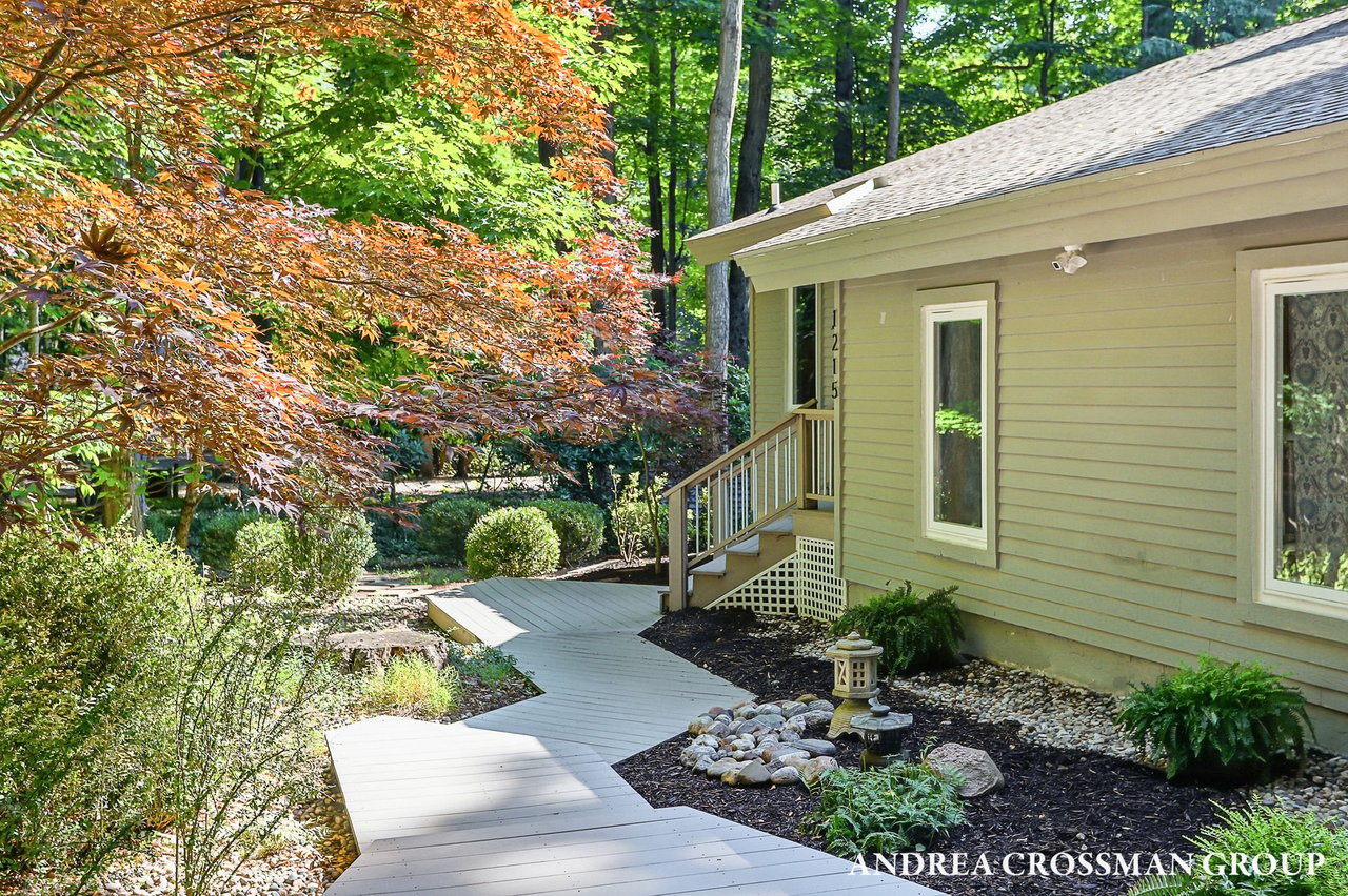 1215 Ash Drive