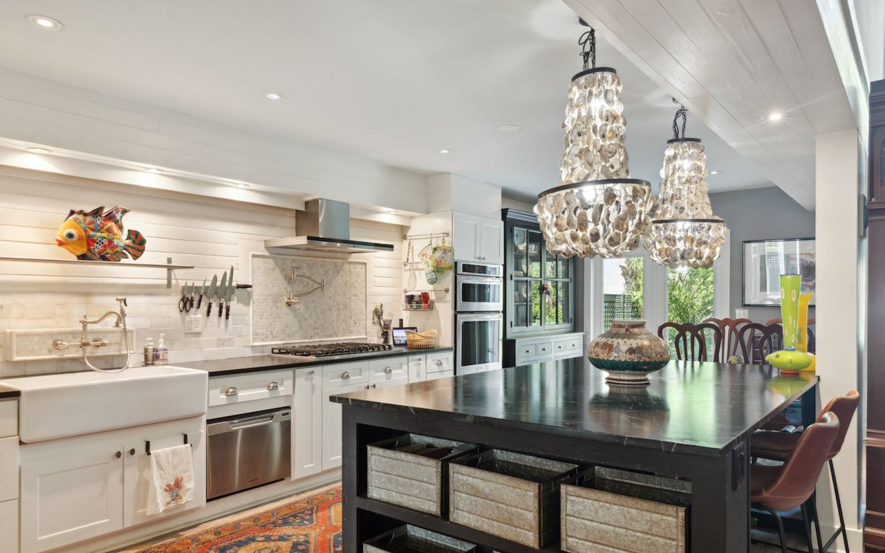 Renovated Mount Pleasant Townhome – 1106 Ventura Place
