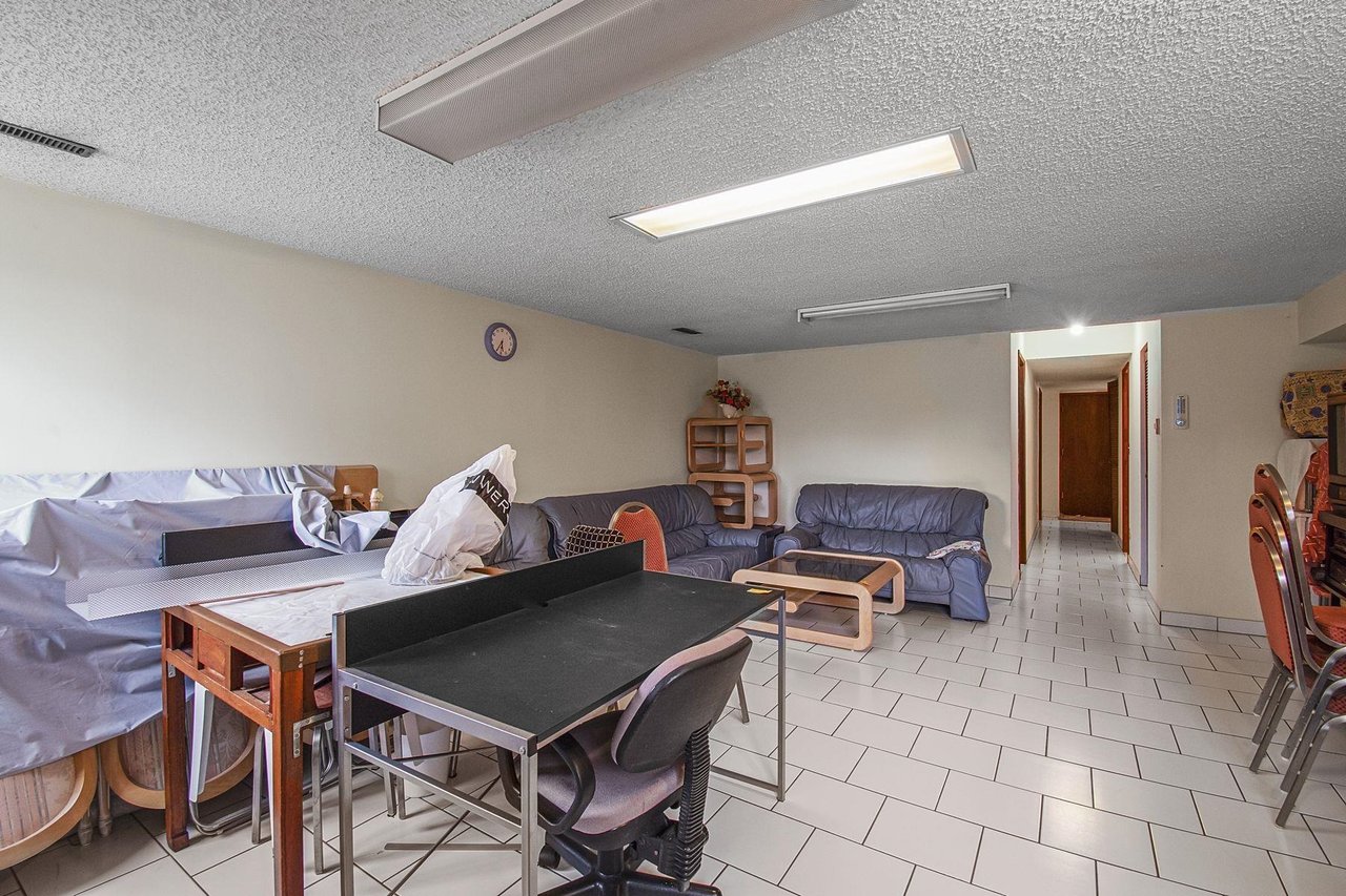 2920 Camrose Dr
