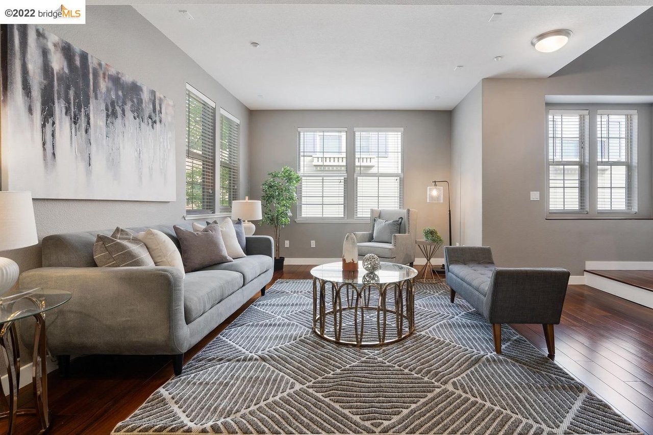 6154 Old Quarry Loop Oakland, CA, 94605