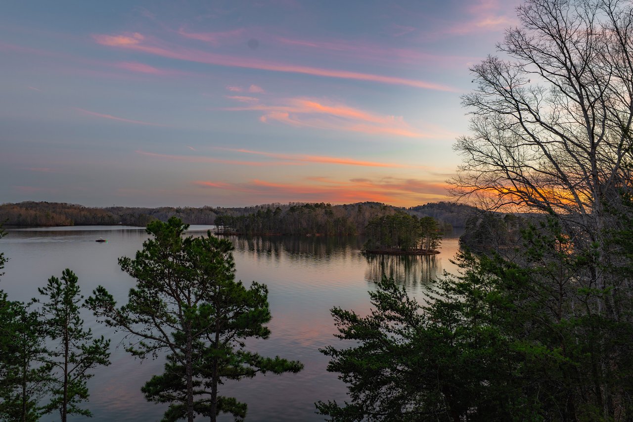 3406 Thunder Point