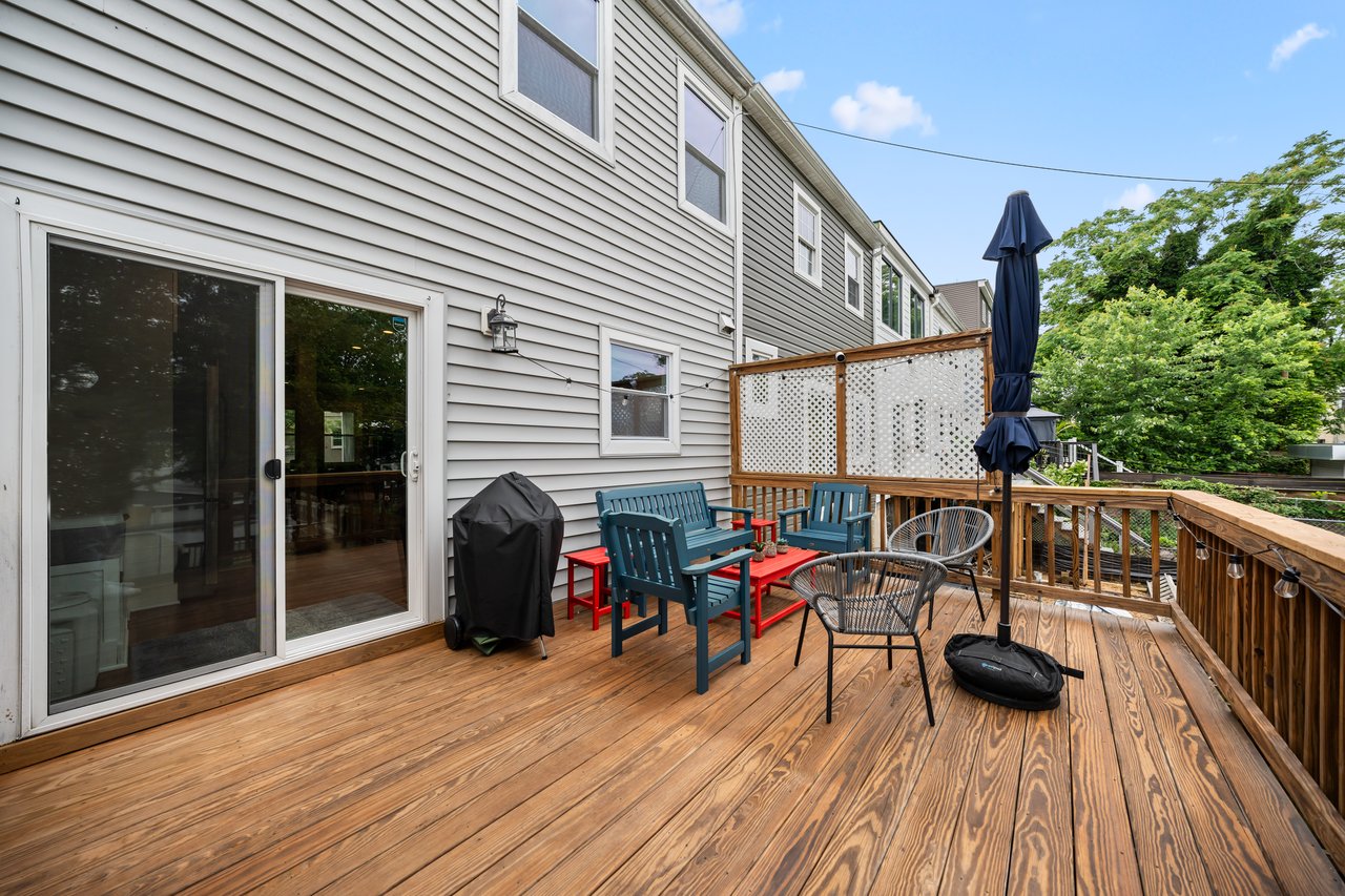 613 Longfellow St NW