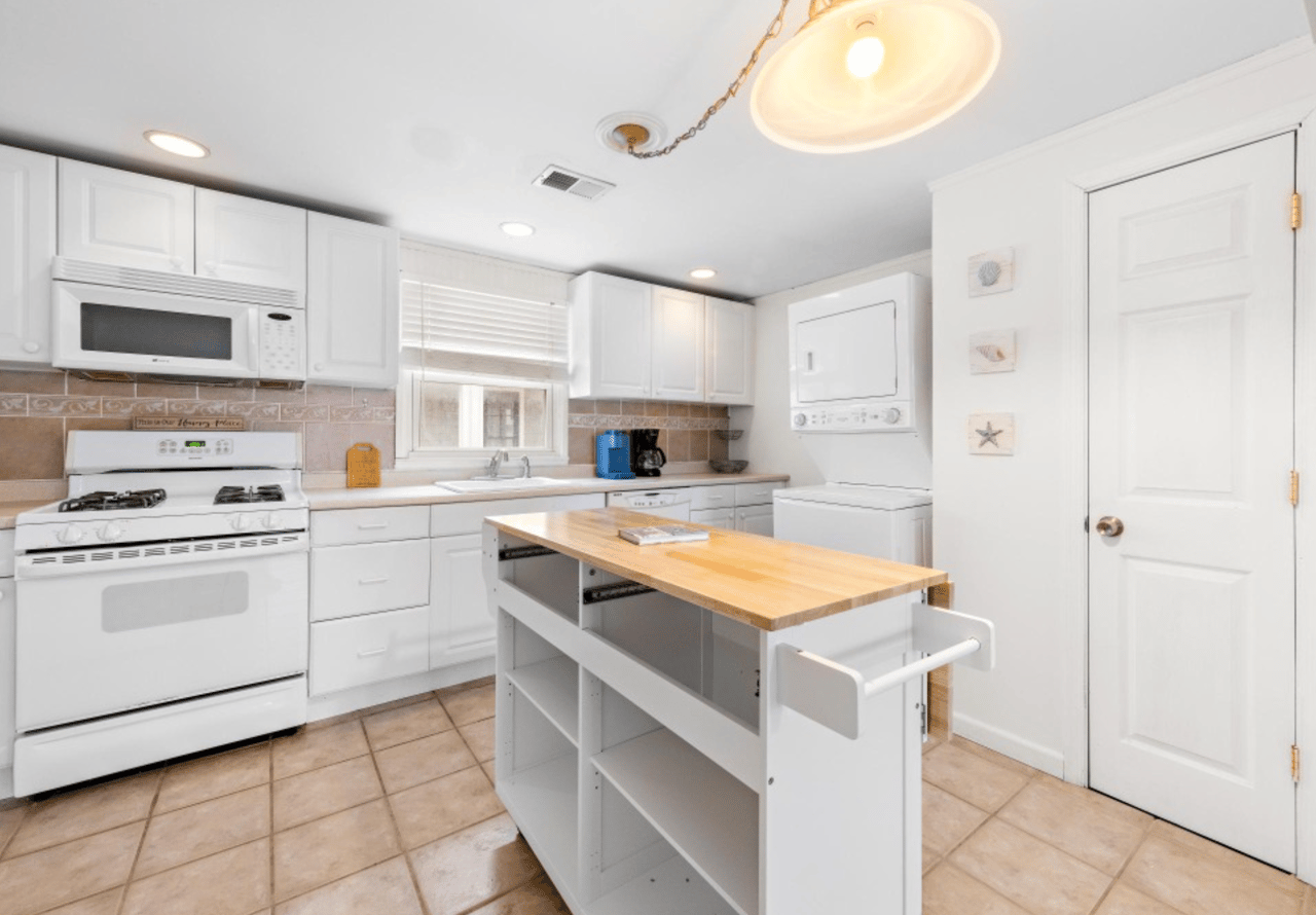 18 E Dupont Ave, Brant Beach (Top Floor)