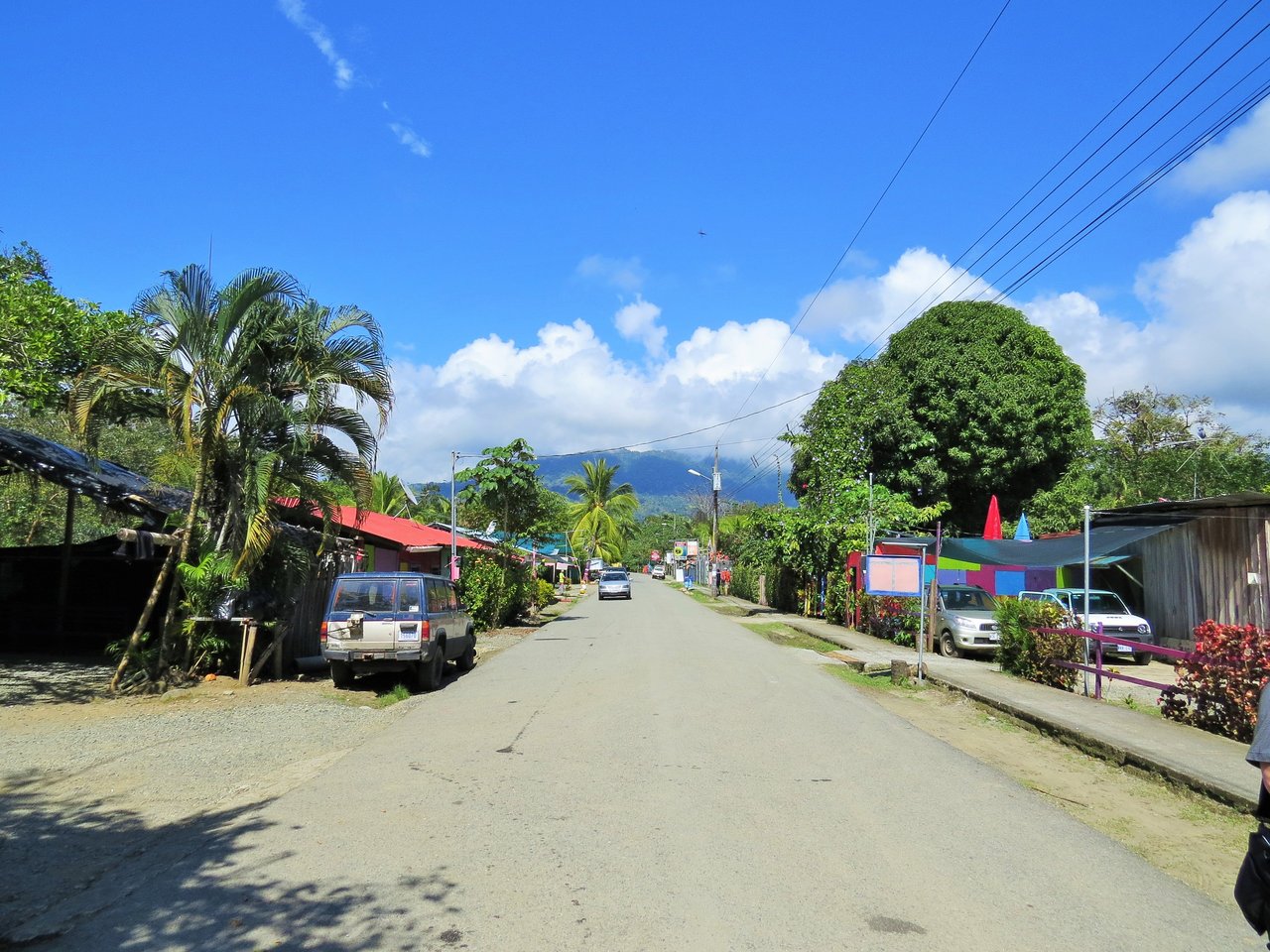 Fully equipped 4 Unit Apartment/Hotel complex 70 meters from the entrance to world-famous Marino Ballena National Park