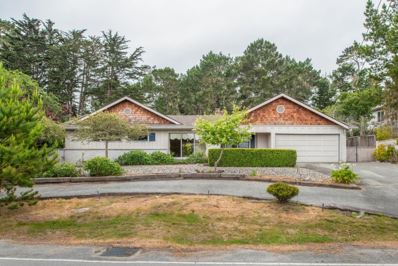 2977 Bird Rock Road