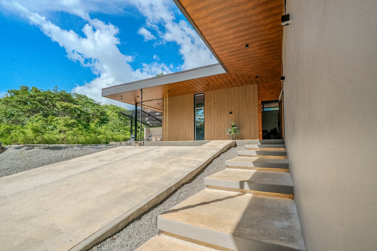 Brand New Tropical Jungle Home in Ojochal