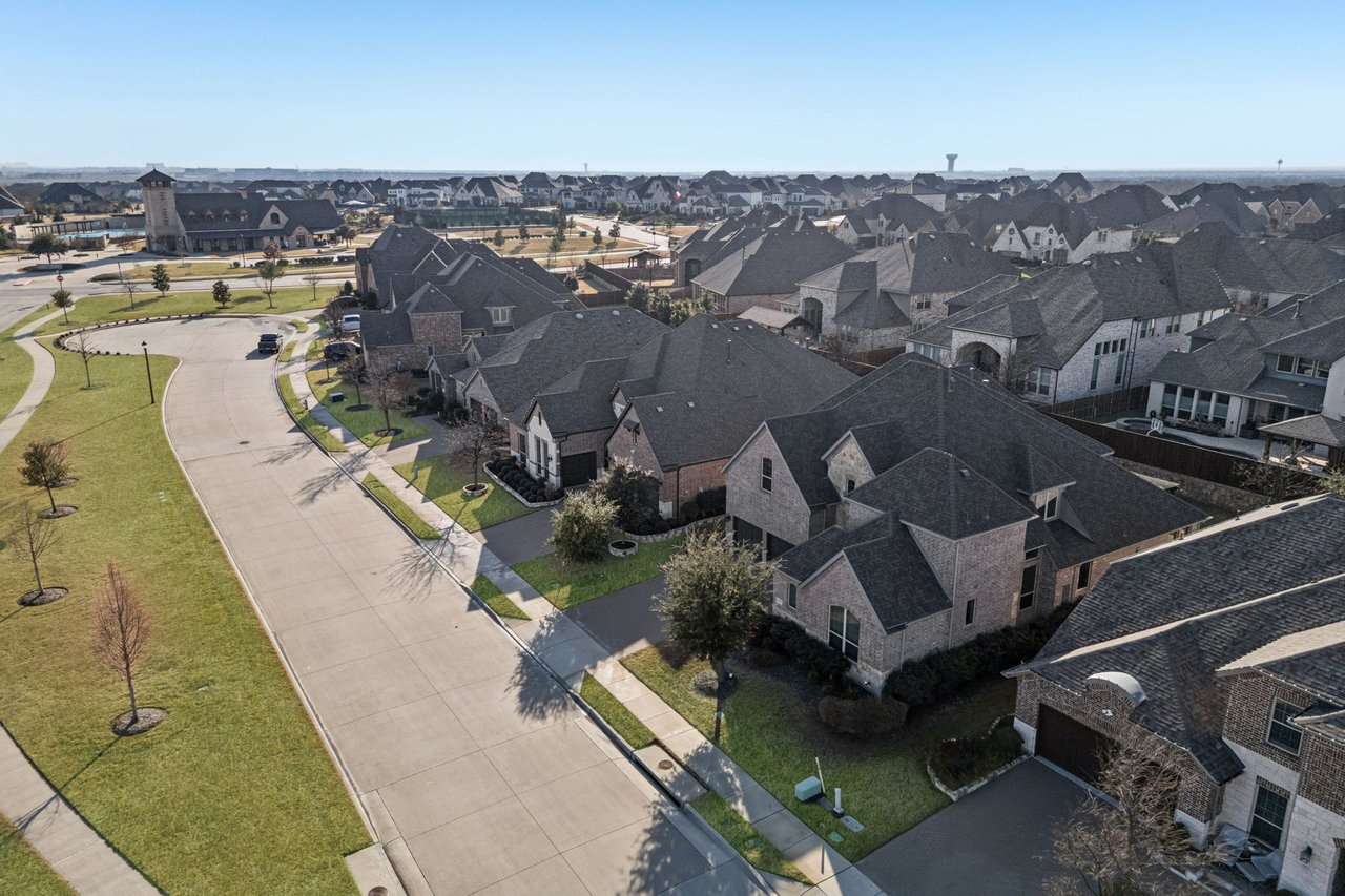 1001 Grassy Shore Ln