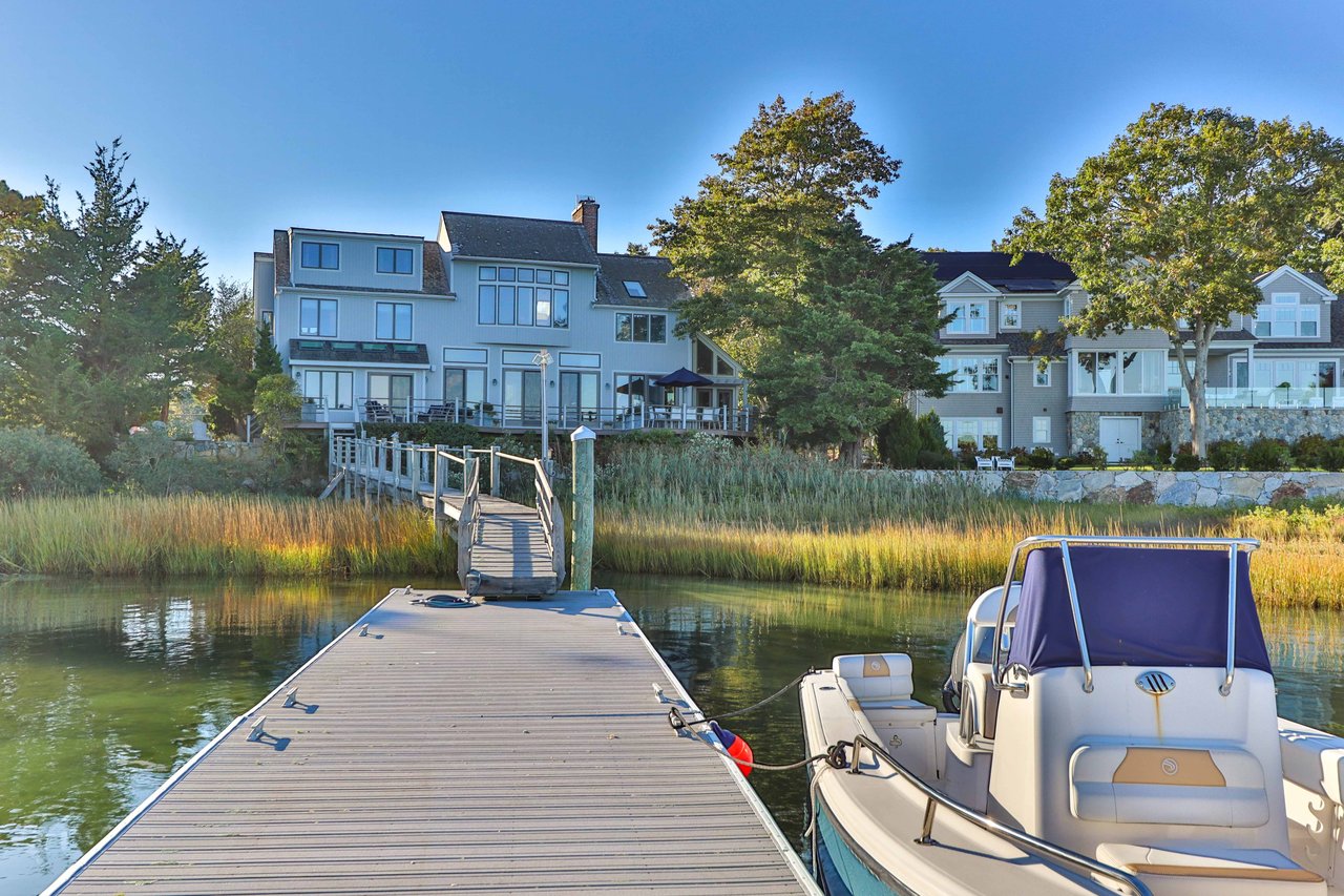 Private Location on Daniels Island