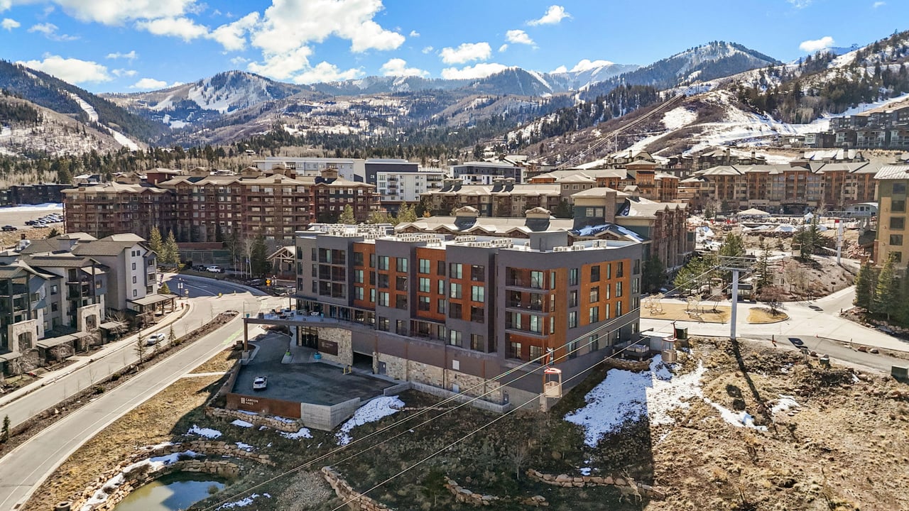 2670 W Canyons Resort Drive, 127