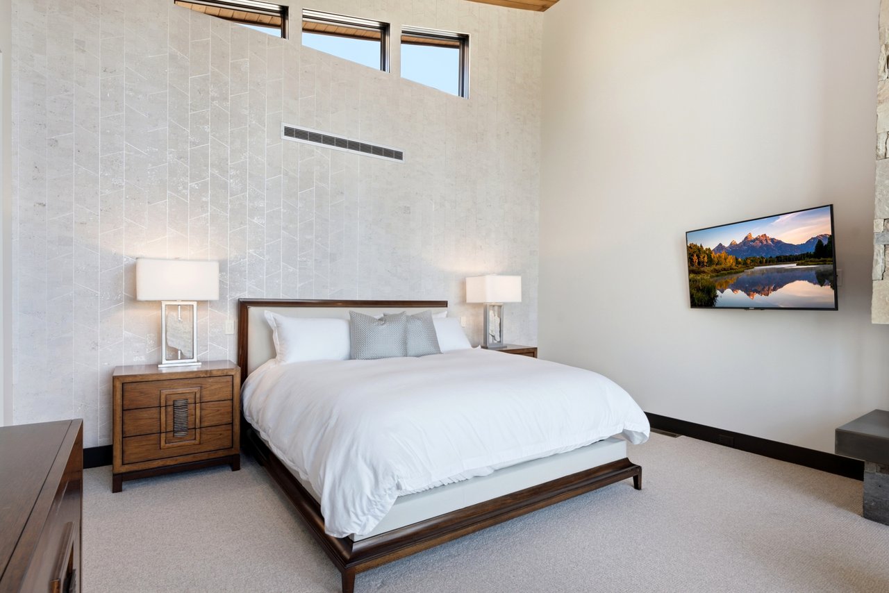Top-of-Promontory Architectural Estate — Furnished & Turnkey - Front-Row Mountain Views