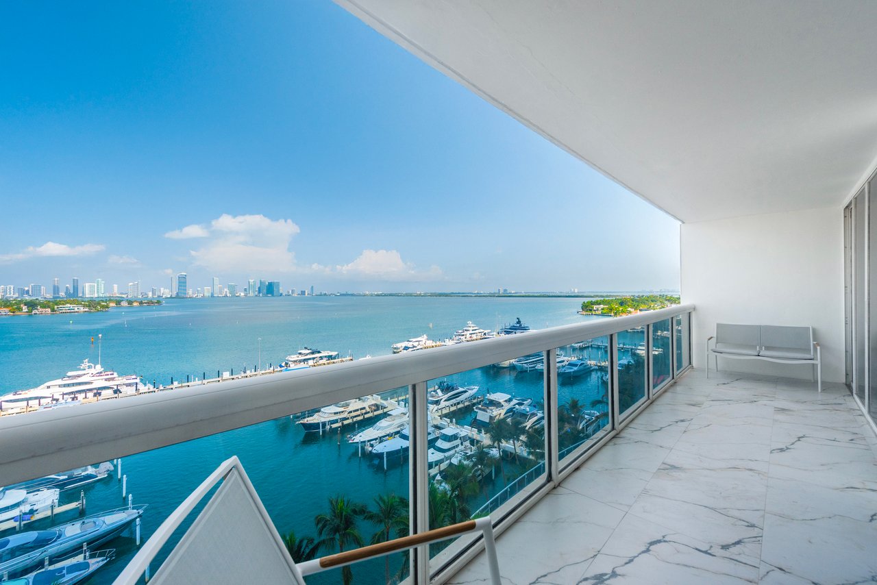 1800 Sunset Harbour 1202/04